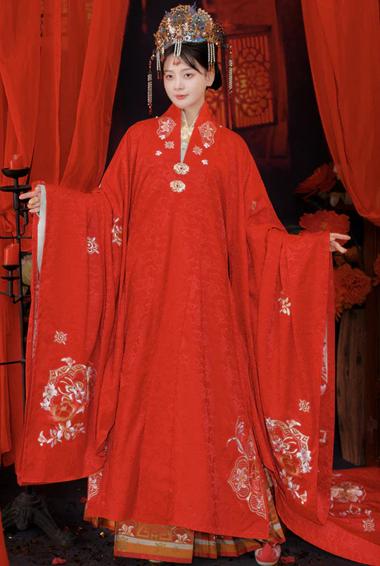 Step into the symphony of love with Harmony Zither Bridal, Ming. This exquisite gown pays homage to the Ming Dynasty&