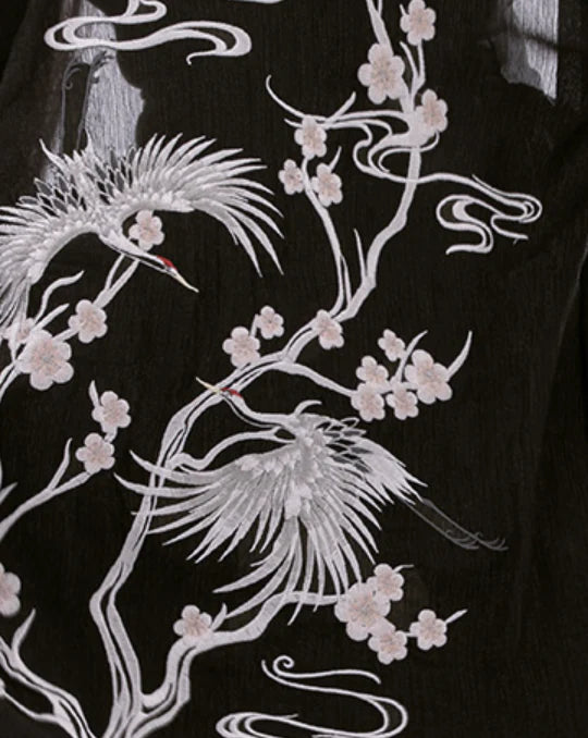 Experience the charm of the Tang Dynasty with our Qixiong Ruqun ensemble inspired by Yang Guifei, embodying a unique chapter in feminine ideals. Step into timeless elegance with this regal "Da Xiu Shan" coat, capturing historical trends with a contemporary twist.