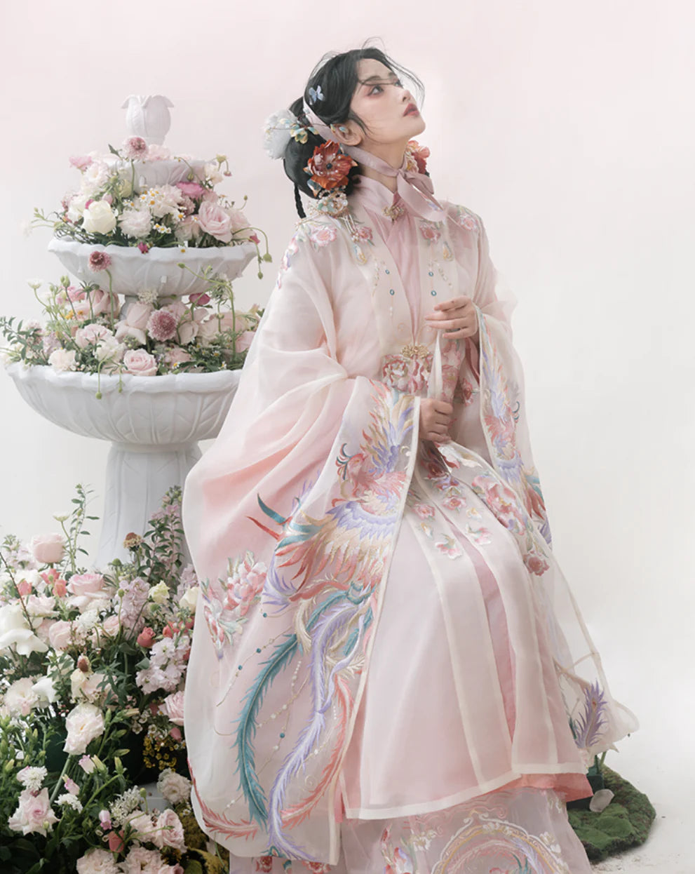 "Elevate your style with Elegance Rose Li Ling Shan, a captivating blend of sophistication and charm, inspired by the grace of ancient China. Immerse yourself in the allure of this exquisite garment, where tradition meets contemporary elegance.