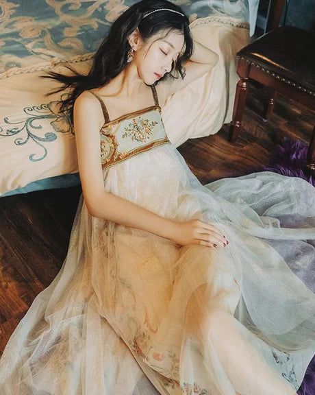 Rosie Radiance Modern Hanfu Ensemble - Timeless Elegance Revived. Illuminate your style with the captivating allure of Rosie, a perfect blend of modern sophistication and ancient charm. Immerse yourself in the revived elegance of our Modern Hanfu collection, capturing the essence of tradition with a contemporary touch."