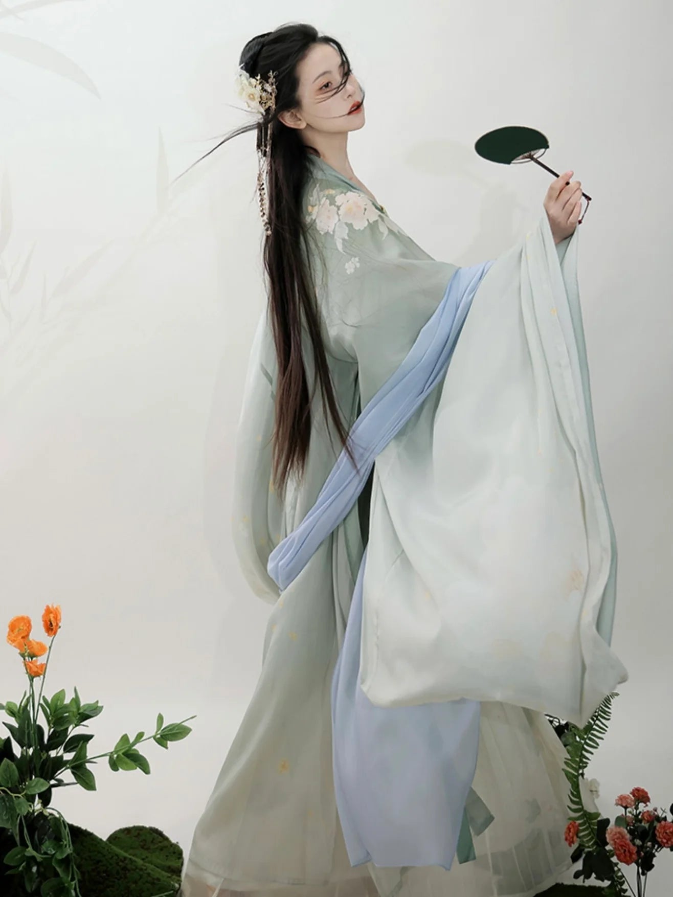 Capture timeless grace with Hezi Qun, Frances – a refined blend of tradition and contemporary allure. Embrace your style with this exquisite ensemble, embodying the essence of classic beauty inspired by the charm of Frances. Make a statement that resonates with sophistication and enduring allure.
