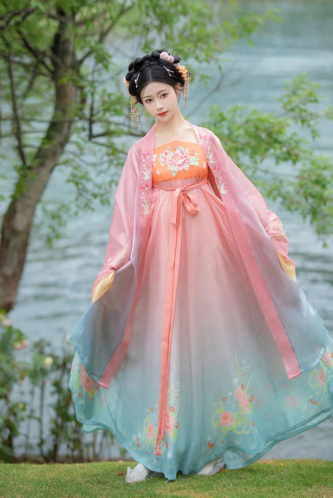 Indulge in sweetness with Hezi Qun, Candy – a delightful blend of tradition and modern charm. Embrace your style with this confectionery-inspired ensemble, embodying the essence of playfulness and timeless grace. Make a statement that delights with sophistication and classic allure, just like your favorite candy.