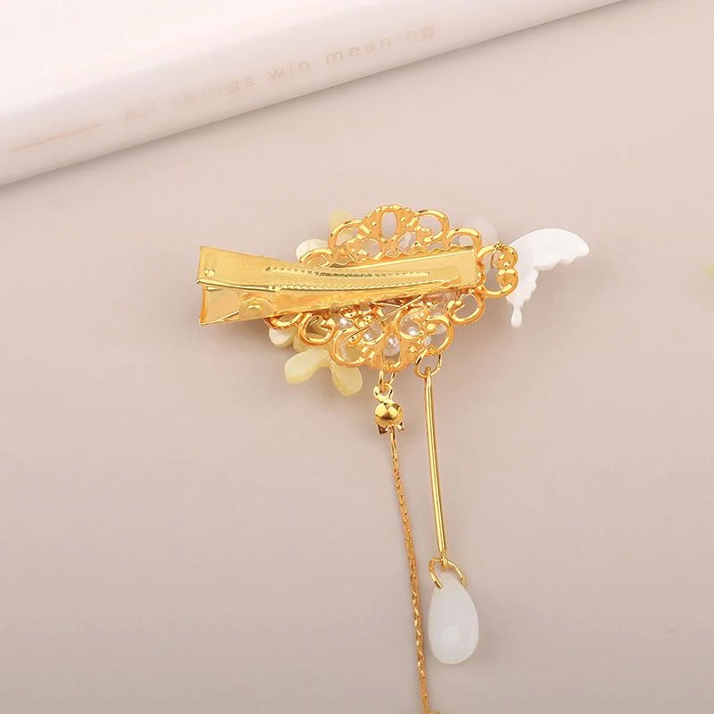 Danner Chinese Hair Clips - Add sophistication and elegance to your hairstyle with these exquisite hair clips. Delicate and intricate patterns exude timeless beauty. Perfect for weddings, formal events, or everyday wear.