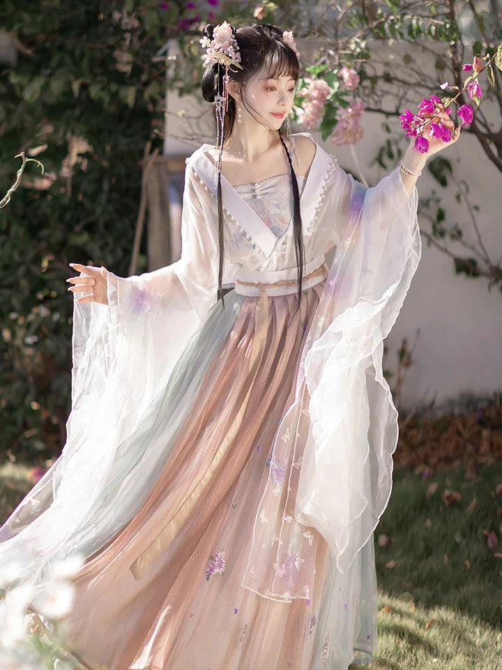 Embrace the charm of rustic elegance with the Qiyao Ruqun from Moon Hanfu&