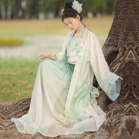 **Alt Text for Image:** "Enchanting Fern Qiyao Ruqun Ensemble - Song Dynasty Style. A fusion of historical charm and contemporary elegance, perfect for themed events or infusing sophistication into your wardrobe."