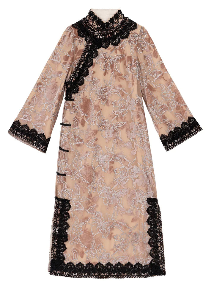 Immerse yourself in timeless elegance with the Qipao, also known as cheongsam—a Chinese dress that embodies tradition, femininity, and style. Originating in the 1920s, its iconic figure-hugging silhouette, high collar, and long sleeves have become emblematic.