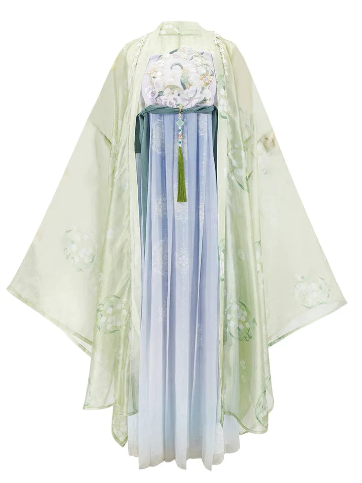 Indulge in timeless elegance with Hezi Qun, Ophelia – a refined blend of tradition and modern allure. Embrace your style with this exquisite ensemble, embodying the essence of poetic grace and timeless beauty inspired by the charm of Ophelia. Make a statement that resonates with sophistication and classic allure, capturing the ethereal allure of Ophelia in every detail.