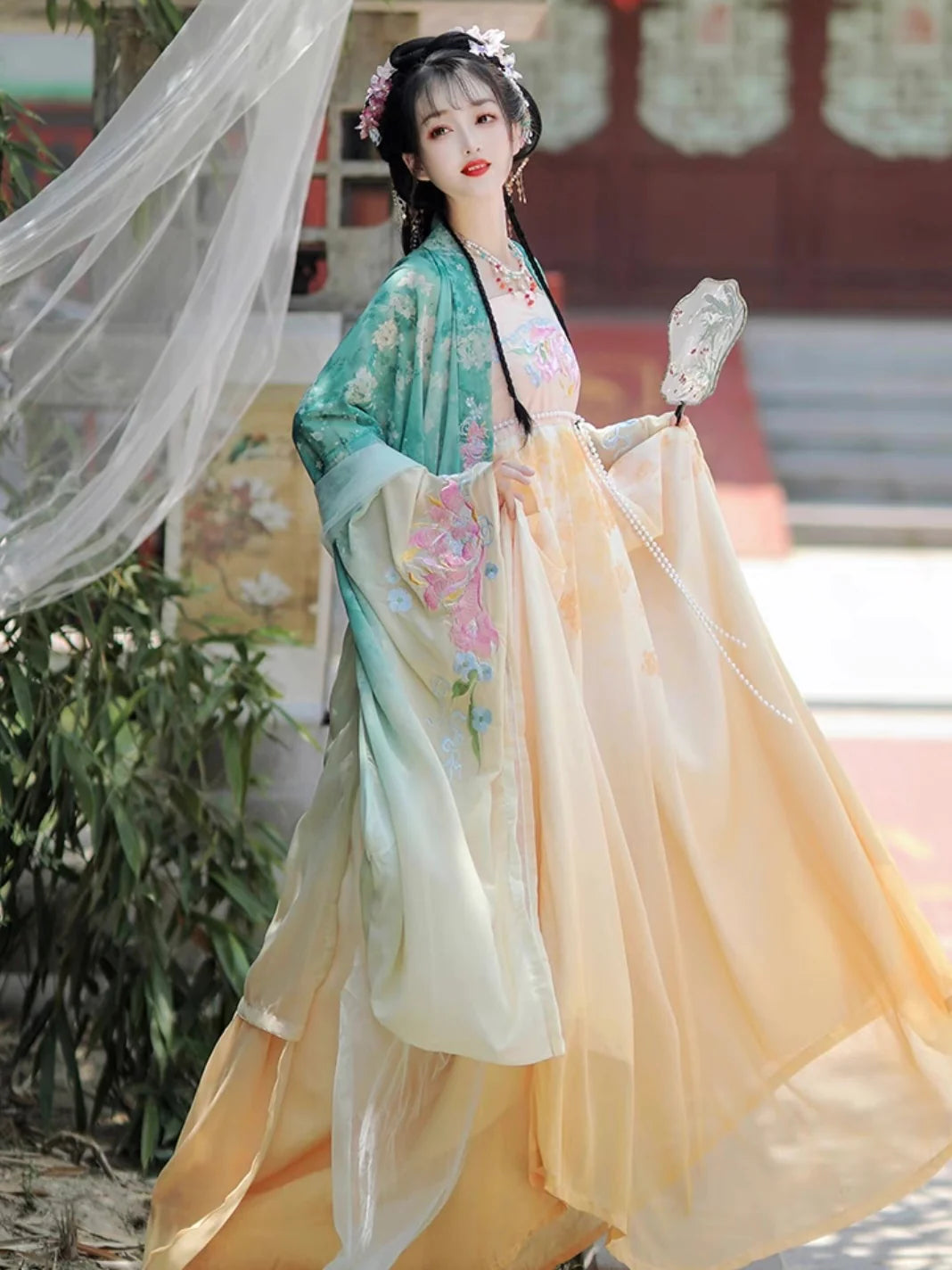 Elevate your elegance with Hezi Qun, Iris – a refined blend of tradition and modern allure. Embrace your style with this exquisite ensemble, embodying the essence of floral grace and timeless beauty. Make a statement that resonates with sophistication and classic allure, inspired by the captivating charm of the iris flower.