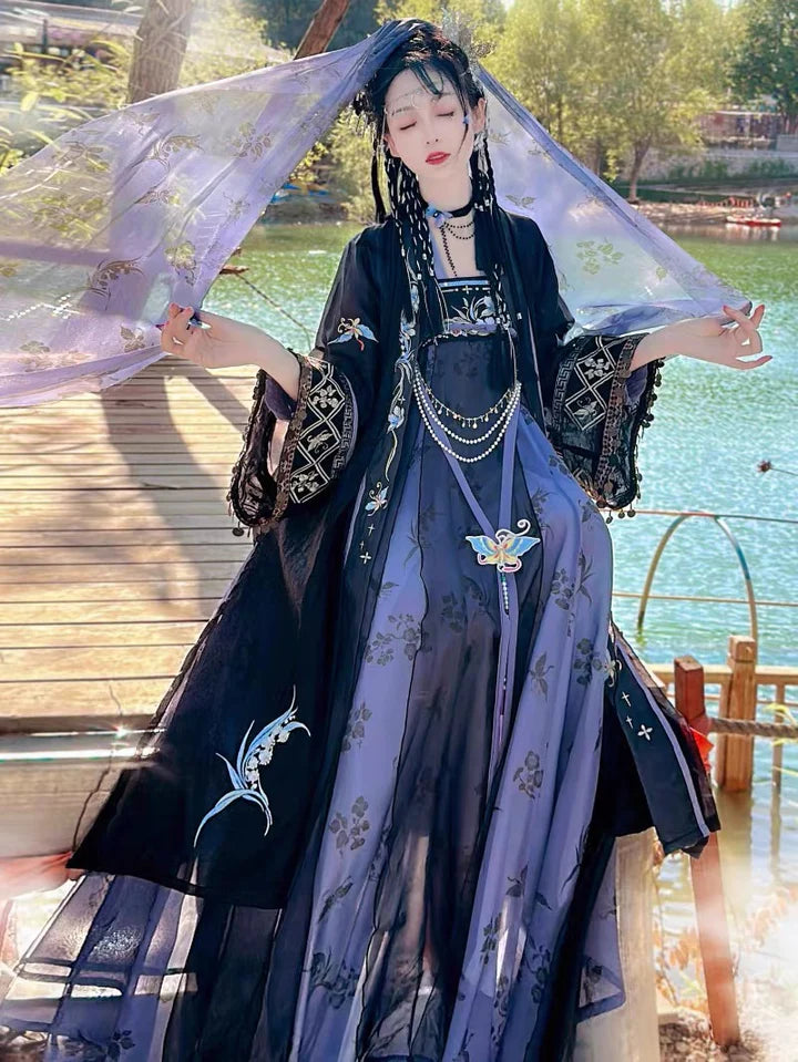 Elevate your style with Alluring Ino Qixiong Ruqun, a harmonious blend of historical charm and contemporary allure. Inspired by the Qixiong period, this ensemble invites you to embrace the timeless beauty of tradition, radiating the alluring grace of Ino with every step.