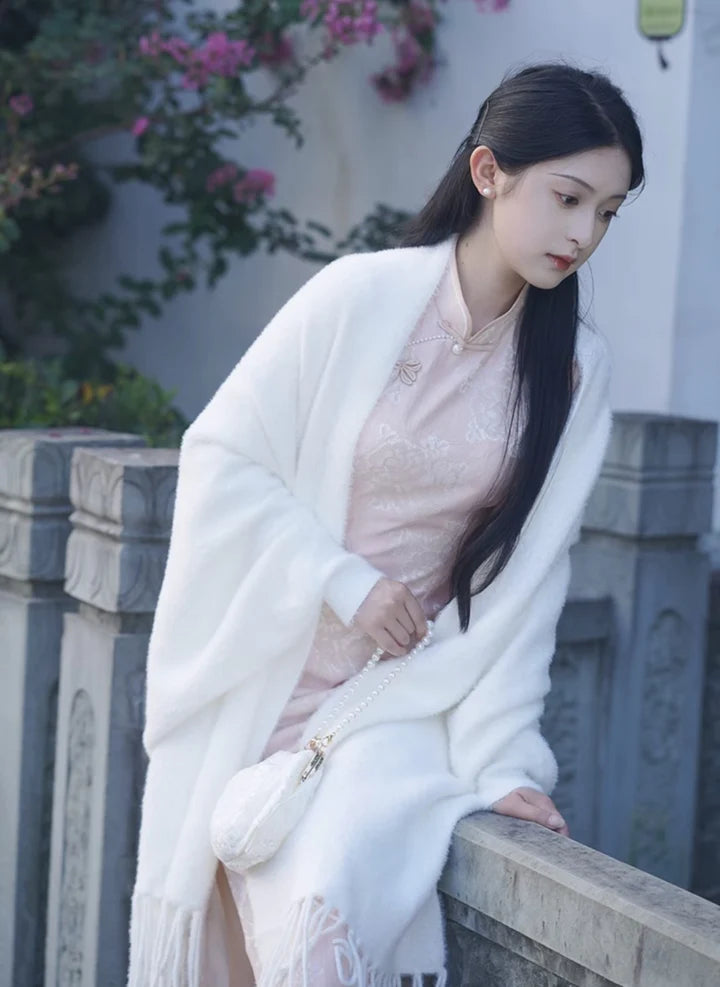 Immerse yourself in the opulent elegance of Opulent Wide Sleeve Qipao in Goldmine—a perfect blend of tradition, femininity, and style from Moon Hanfu&