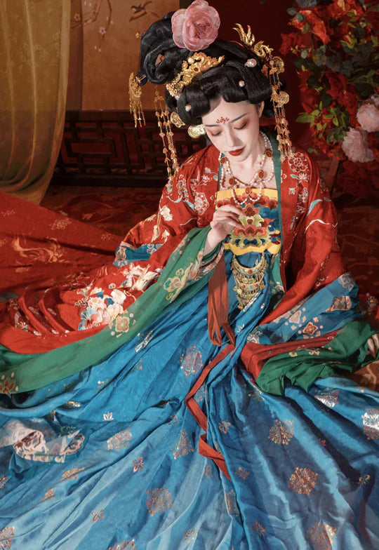 Elevate your bridal look with Moon Hanfu&