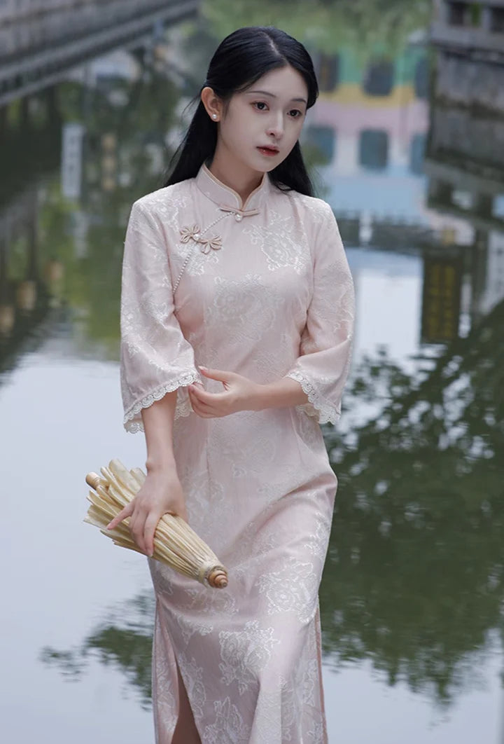 Immerse yourself in the opulent elegance of Opulent Wide Sleeve Qipao in Goldmine—a perfect blend of tradition, femininity, and style from Moon Hanfu&