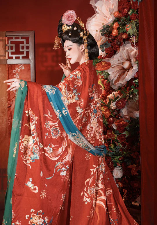 Elevate your bridal look with Moon Hanfu&