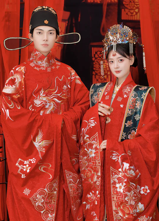 Step into the symphony of love with Harmony Zither Bridal, Ming. This exquisite gown pays homage to the Ming Dynasty&