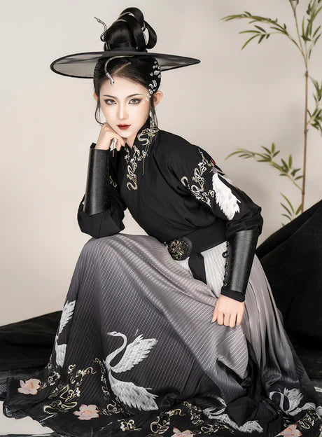 Stay on trend with the Trendy Justin Jiaoling Ruqun, a contemporary addition to Moon Hanfu&