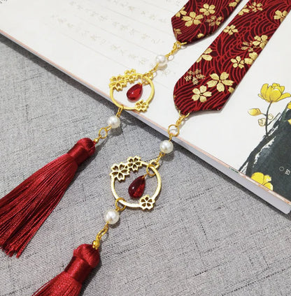 Experience the beauty of blossoming flowers with the Blossoming Flower Hanfu Hair Tie from Moon Hanfu&