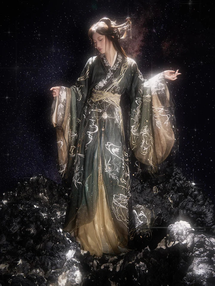 Illuminate your style with Starry Night—an enchanting ensemble from Moon Hanfu&