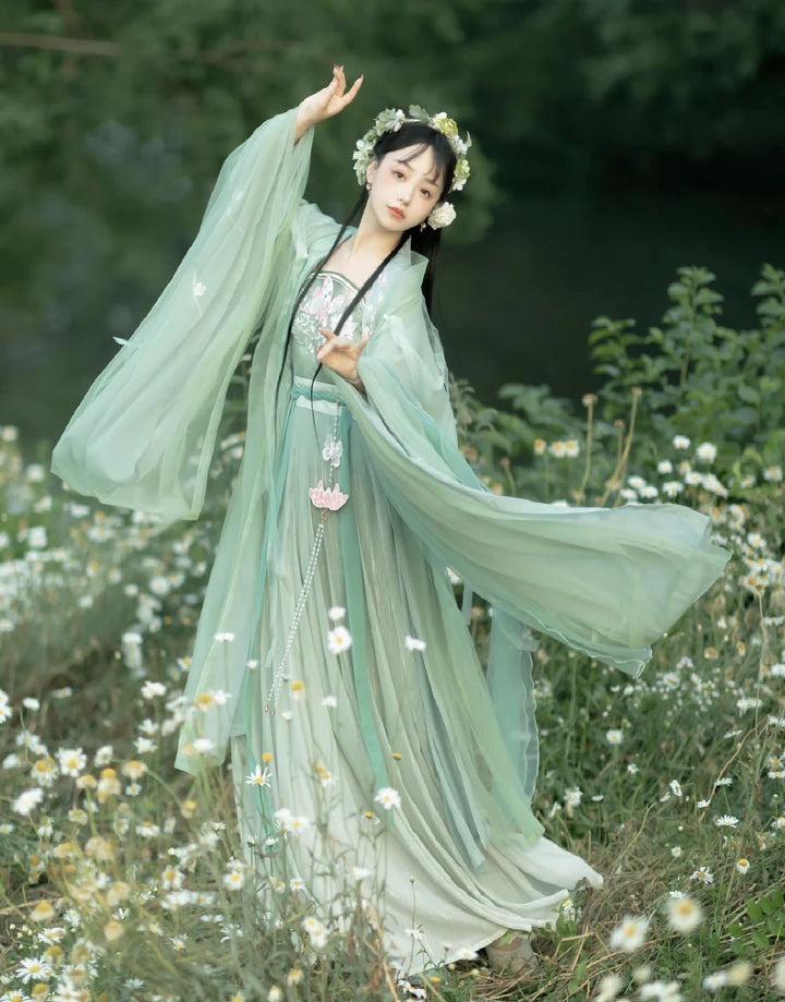 Embrace the allure of the Qiyao Ruqun with Dreamy Dominique, a captivating ensemble that fuses tradition with modern elegance. Revel in the timeless beauty of this attire, embodying a dreamy and sophisticated style inspired by the past.