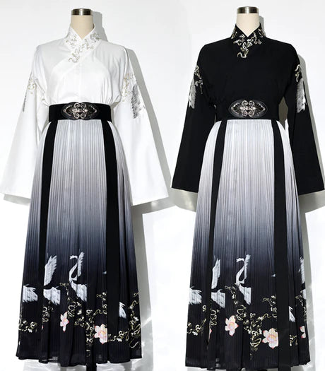 Stay on trend with the Trendy Justin Jiaoling Ruqun, a contemporary addition to Moon Hanfu&