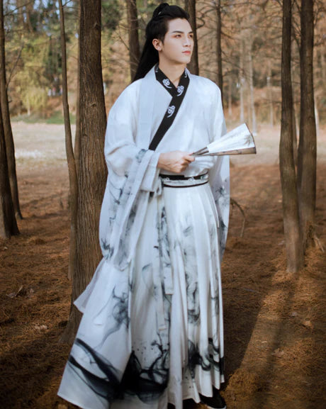 Celebrate the beauty of fall with the Autumn Splendor Jiaoling Ruqun, a captivating addition to Moon Hanfu&