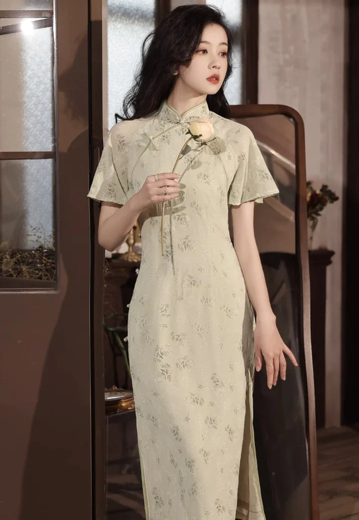 Immerse yourself in the sleek elegance of Sleek Side Slit Long Qipao in Zara—a perfect blend of tradition, femininity, and style from Moon Hanfu&