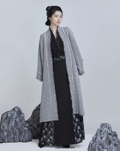 Grace Modern Hanfu Ensemble - Timeless Elegance Revived. Embark on a journey of elegance with Paige, a modern interpretation of traditional beauty. Our Modern Hanfu collection invites you to embrace the allure of the past with a contemporary touch, creating a harmonious blend of sophistication and tradition.