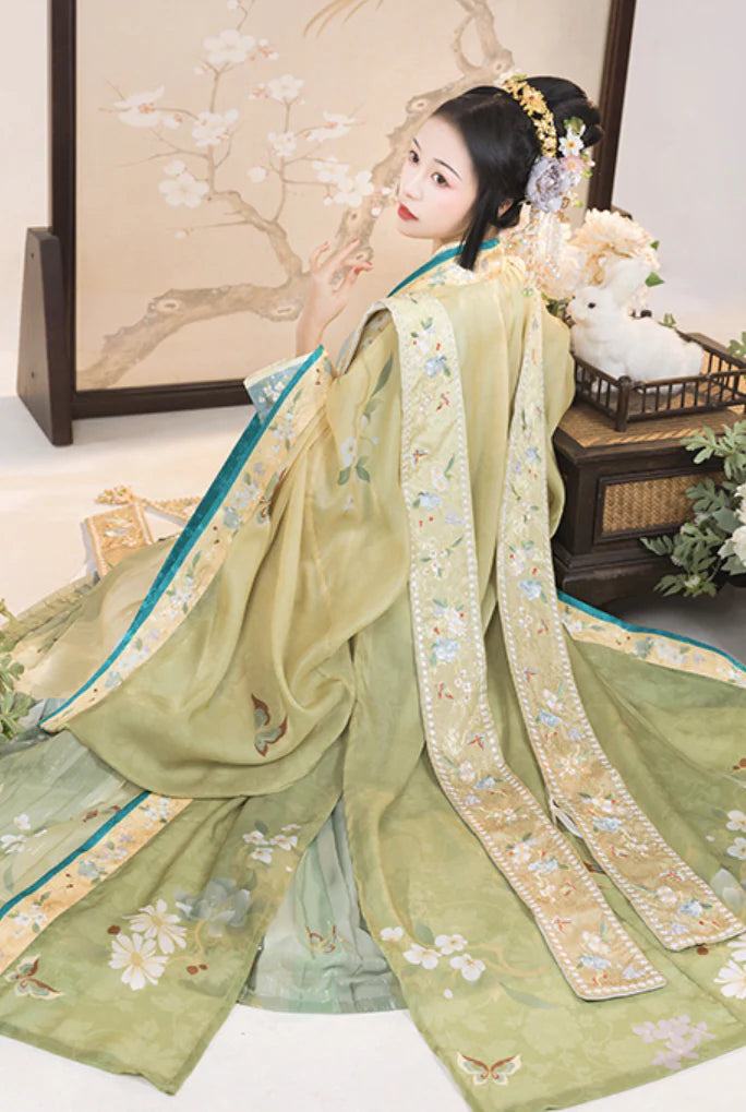 Discover the elegance of the Qiyao Ruqun with Brilliant Solace, a captivating ensemble that seamlessly blends tradition and contemporary allure. Immerse yourself in the radiant charm of this attire, reflecting a brilliant and tranquil style that evokes a sense of solace.