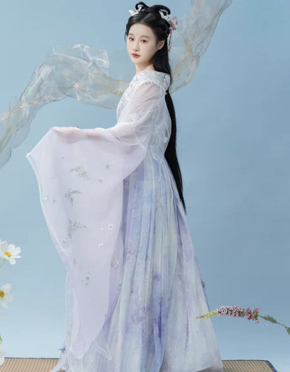 Indulge in serene elegance with the Ellen Qiyao Ruqun from Moon Hanfu&