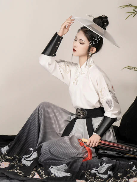 Stay on trend with the Trendy Justin Jiaoling Ruqun, a contemporary addition to Moon Hanfu&