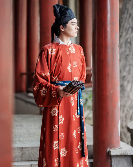 Embrace the empowerment of Hanfu history with Moon Hanfu&