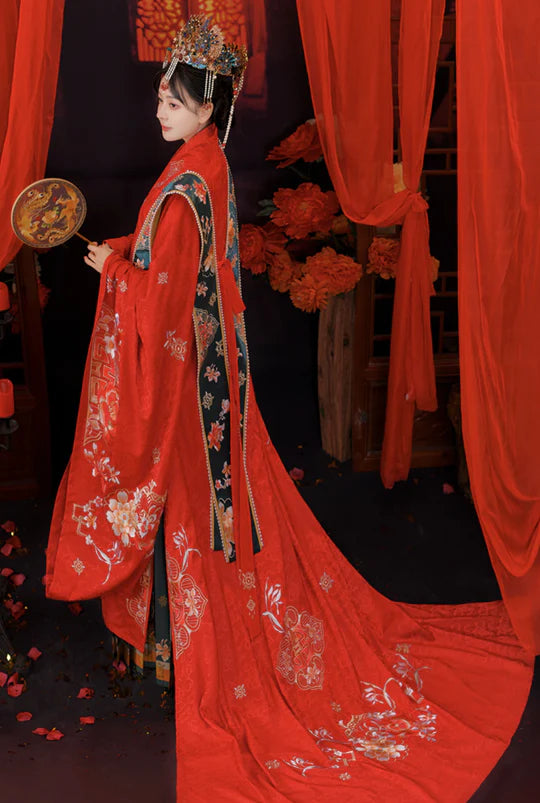 Step into the symphony of love with Harmony Zither Bridal, Ming. This exquisite gown pays homage to the Ming Dynasty&