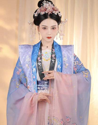 Pearlescent Qiyao Ruqun Ensemble - Song Dynasty Style. A blend of historical opulence and modern elegance, perfect for themed events or adding a touch of sophistication to your wardrobe