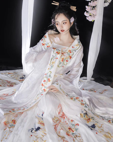 Step into ethereal beauty with the Moonlight Qiyao Ruqun from Moon Hanfu&