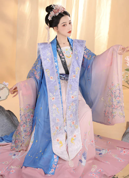 Pearlescent Qiyao Ruqun Ensemble - Song Dynasty Style. A blend of historical opulence and modern elegance, perfect for themed events or adding a touch of sophistication to your wardrobe