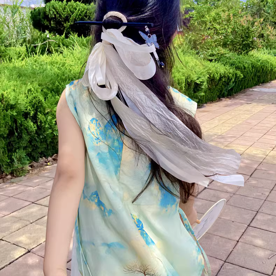 Step into enchanting elegance with Enchanting Cornelia Kids Hanfu – a collection that transcends clothing to foster cultural connection, imaginative play, and creative expression for your little