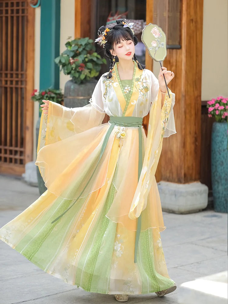 Step into the warmth of style with the Summerline Qiyao Ruqun from Moon Hanfu&