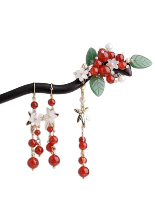 Pinia Hanfu Hairpin - Elevate your Hanfu attire with this enchanting hairpin. Delicate details inspired by Hanfu fashion exude elegance and traditional charm. Perfect for traditional ceremonies, cultural events, or showcasing your appreciation for Hanfu fashion.