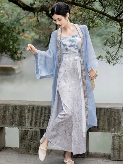 Elevate your style with the Parisian Chic Modern Hanfu Ensemble, a harmonious blend of modern sophistication and timeless beauty. Immerse yourself in the allure of our Modern Hanfu collection, seamlessly capturing the essence of tradition with a contemporary touch. Discover the sophistication and grace of traditional Chinese fashion with the Parisian Chic