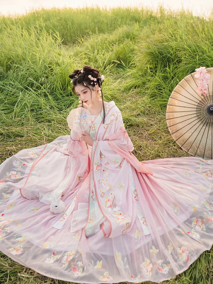 Step into timeless beauty with the Clara Qiyao Ruqun from Moon Hanfu&