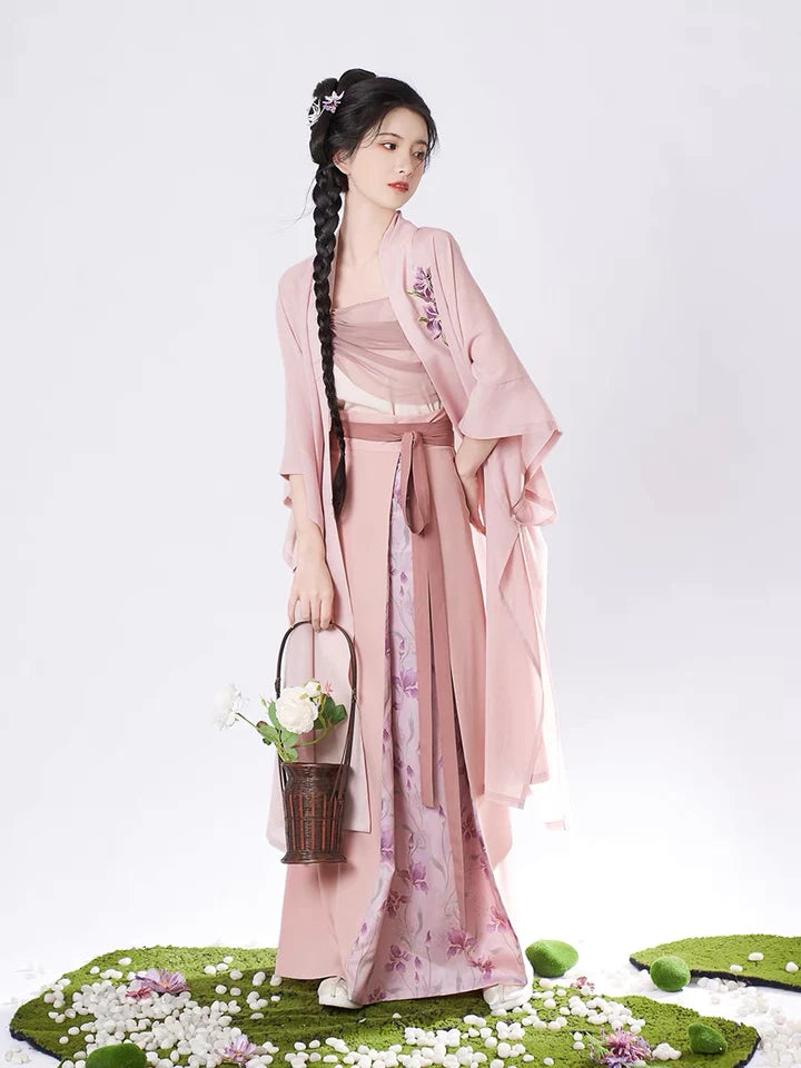 Patrice Modern Hanfu Ensemble - Timeless Elegance Revived. Illuminate your style with Patrice, a radiant fusion of modern sophistication and ancient charm. Immerse yourself in the revived elegance of our Modern Hanfu collection, capturing the essence of tradition with a contemporary touch.