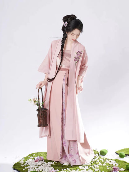 Patrice Modern Hanfu Ensemble - Timeless Elegance Revived. Illuminate your style with Patrice, a radiant fusion of modern sophistication and ancient charm. Immerse yourself in the revived elegance of our Modern Hanfu collection, capturing the essence of tradition with a contemporary touch.