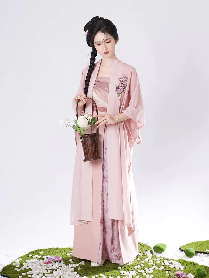 Patrice Modern Hanfu Ensemble - Timeless Elegance Revived. Illuminate your style with Patrice, a radiant fusion of modern sophistication and ancient charm. Immerse yourself in the revived elegance of our Modern Hanfu collection, capturing the essence of tradition with a contemporary touch.