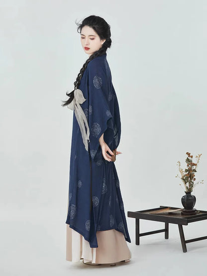 Regal Reba Modern Hanfu Ensemble - Timeless Elegance Revived. Embrace royalty with Reba, a modern interpretation of enduring beauty. Our Modern Hanfu collection invites you to experience the charm of the past with a contemporary touch, creating a harmonious blend of sophistication and tradition.