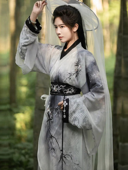 Step into empowerment with Zhi Ju Warrior Hanfu from Moon Hanfu&