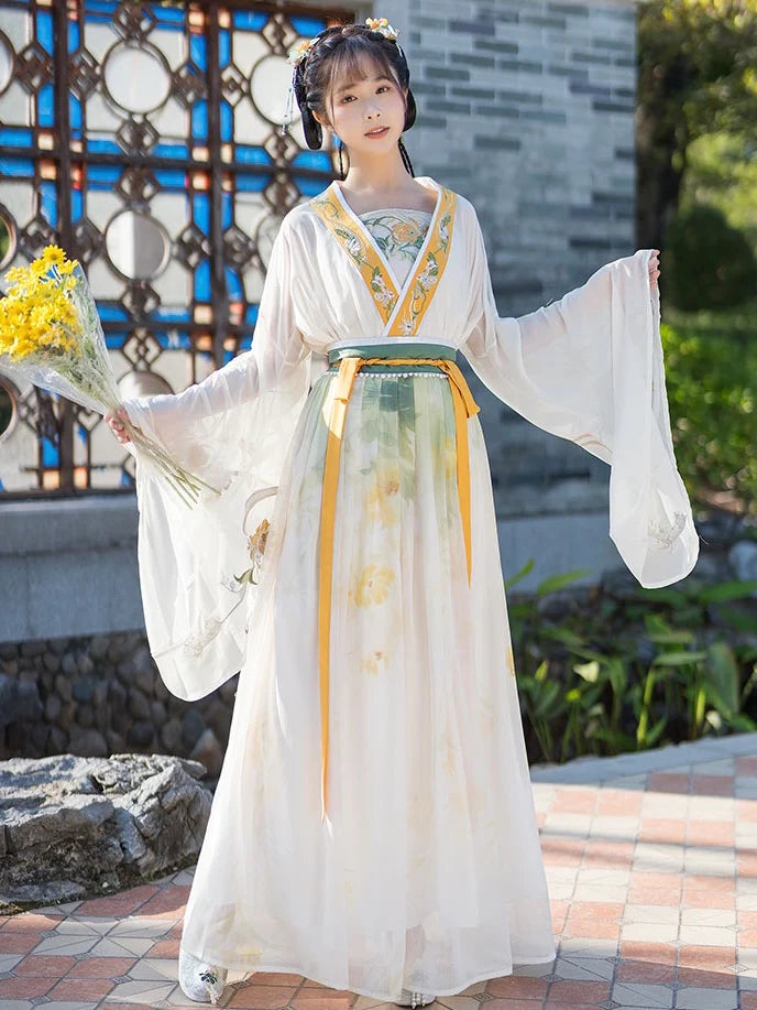 Step into the radiance of style with the Sunny Qiyao Ruqun from Moon Hanfu&