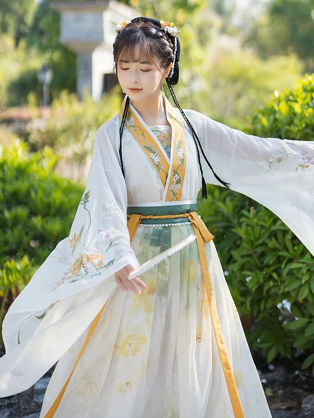 Step into the radiance of style with the Sunny Qiyao Ruqun from Moon Hanfu&