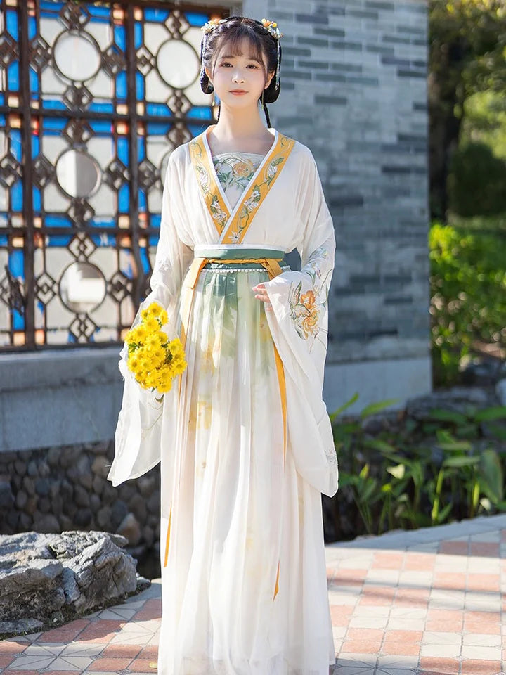 Step into the radiance of style with the Sunny Qiyao Ruqun from Moon Hanfu&