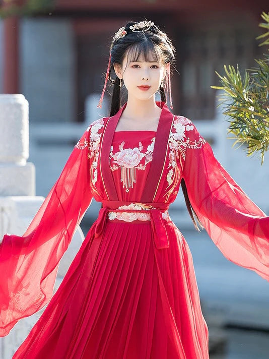 Indulge in romance with the Valentine Qiyao Ruqun from Moon Hanfu&