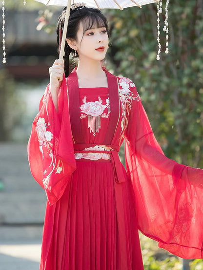 Indulge in romance with the Valentine Qiyao Ruqun from Moon Hanfu&