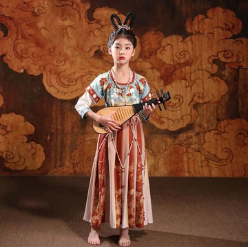 Step into the whimsical world of Ancient China with Whimsical Kaia Kids Hanfu – a collection that transcends clothing to foster cultural connection, imaginative play, and creative expression for your little ones.